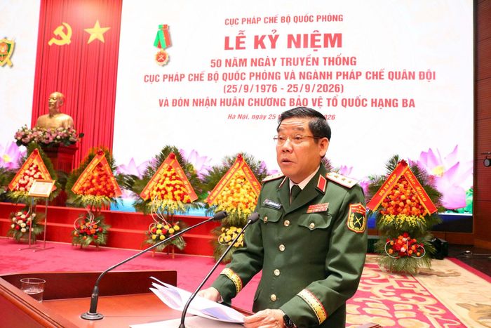 Thượng tướng Nguyễn Văn Gấu phát biểu tại buổi lễ. Ảnh: MT