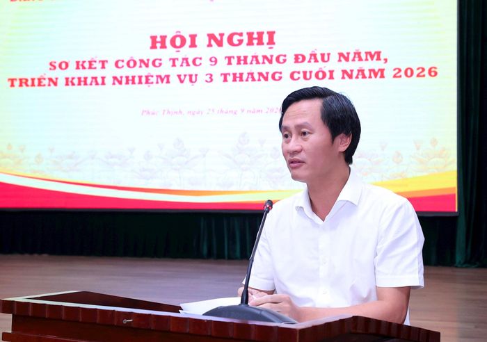 Bí thư Đảng uỷ xã Phúc Thịnh Hoàng Hải Đăng phát biểu tại hội nghị. Ảnh: Thanh Hà