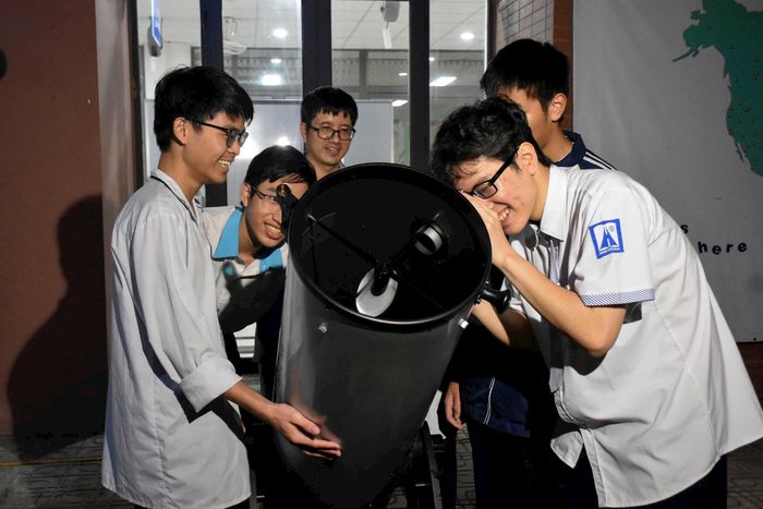 Miệt mài trước kỳ thi IOAA 2026 với quyết tâm cao. Ảnh: Phạm Thảo