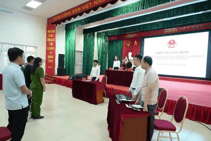 Phiên tòa giả định là một hình thức tuyên truyền kiến thức pháp luật trực quan, sinh động. Ảnh: Vân Thư