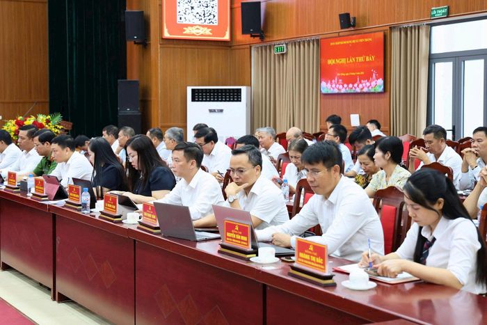 Tại hội nghị, Ban Chấp hành Đảng bộ xã đã thảo luận, xem xét nhiều nội dung quan trọng. Ảnh PV