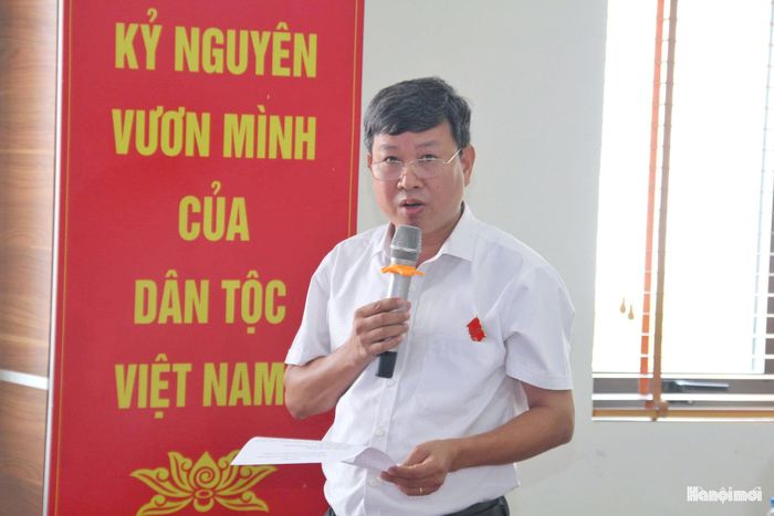 Các đại biểu tham gia thảo luận tại kỳ họp, đóng góp ý kiến vào phương án tổ chức lại các phòng chuyên môn theo hướng rõ chức năng, nhiệm vụ và trách nhiệm. Ảnh: Cao Kỳ