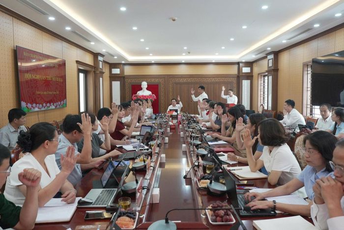 BCH Đảng bộ xã Thiên Lộc thông qua Nghị quyết hội nghị. Ảnh: PV