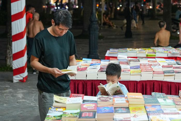 Khi sách được đưa đến gần hơn với thiếu nhi, việc đọc cũng trở thành một hoạt động vui chơi, khám phá phù hợp với không khí Trung thu.