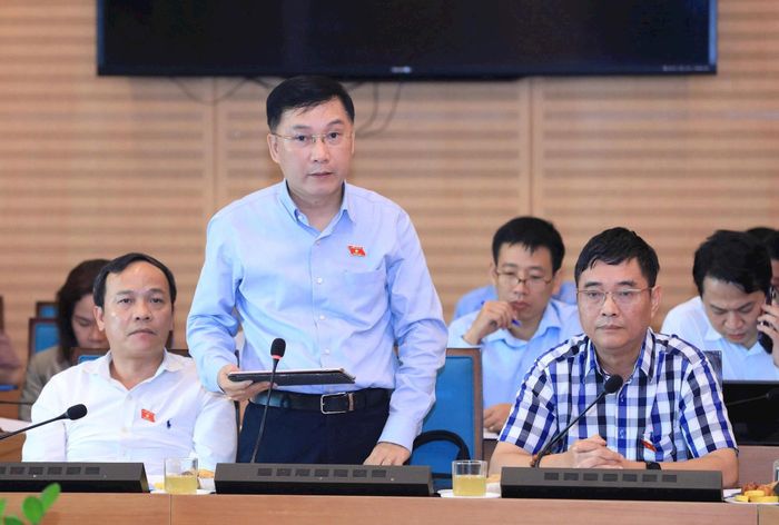 Đại diện lãnh đạo các đơn vị của Ủy ban Kinh tế và Tài chính của Quốc hội phát biểu tại buổi làm việc. Ảnh: Viết Thành