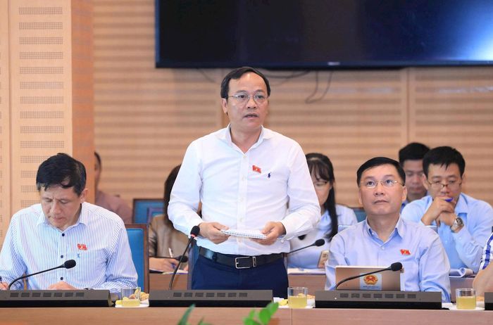 Đại diện lãnh đạo các đơn vị của Ủy ban Kinh tế và Tài chính của Quốc hội phát biểu tại buổi làm việc. Ảnh: Viết Thành