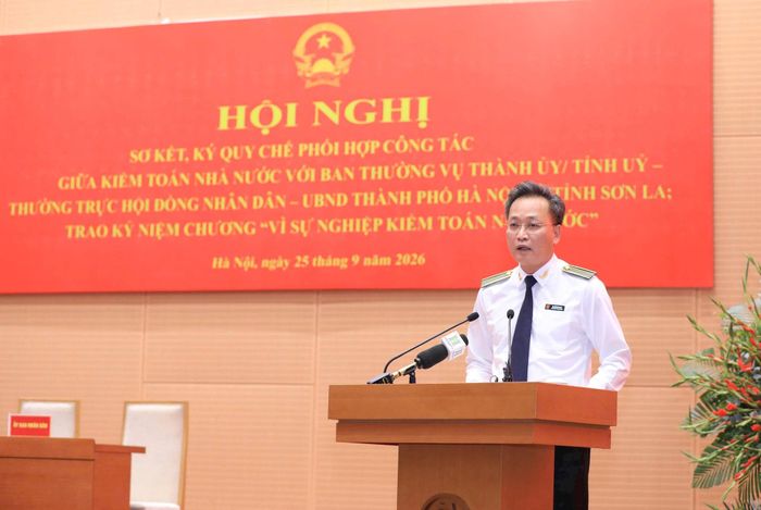 Tổng Kiểm toán Nhà nước Nguyễn Hữu Nghĩa phát biểu tại hội nghị. Ảnh: Viết Thành