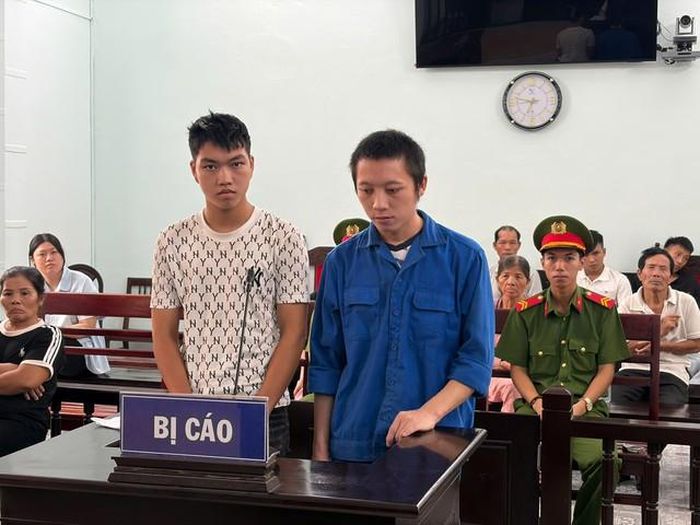 Các bị cáo tại tòa. Ảnh: Ngọc Minh.