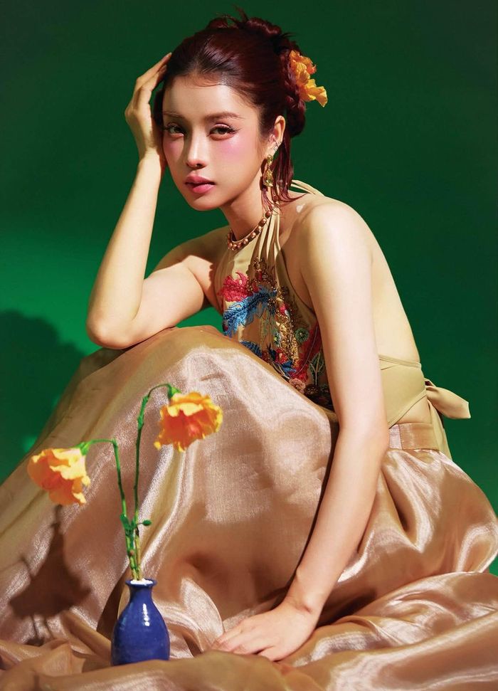 Diễn viên Mỹ Duyên gây ấn tượng với loạt ảnh chào đón Trung thu trong trang phục mang màu sắc cổ truyền, khuôn mặt xinh tươi, cuốn hút.