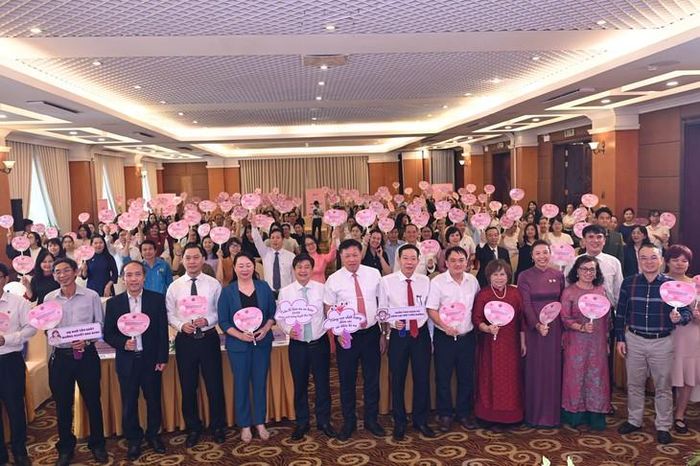 Tuần lễ Làm mẹ an toàn năm 2026 với chủ đề "Kiểm soát đường huyết thai kỳ - Mẹ an tâm, con khỏe mạnh". Ảnh: PV