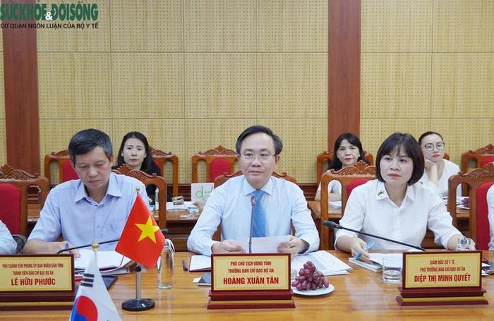 Ông Hoàng Xuân Tân, Phó Chủ tịch UBND tỉnh Quảng Trị phát biểu tại buổi làm việc. Ảnh: Hùng Trần.