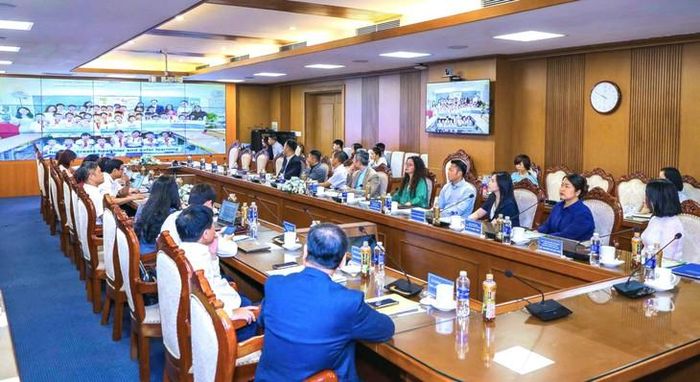 Quang cảnh buổi lễ ký kết .Ảnh: Phương Ngân