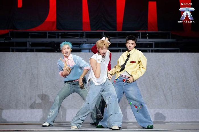 Hình ảnh dễ thương, năng động quen thuộc ở Livestage 1 không phải là thứ duy nhất IVAN mang đến Tinh Hà "Say Hi".