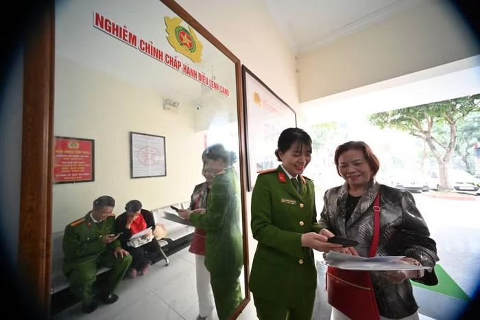 Thể chế minh bạch và thủ tục hành chính thông suốt không chỉ là công cụ quản lý mà đã trở thành nguồn lực trực tiếp khơi thông đà phát triển.