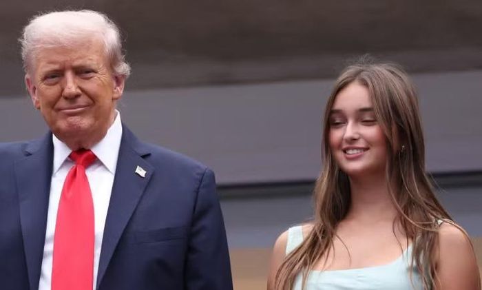 Tối cùng ngày, Arabella tiếp tục xuất hiện tại quốc yến do Tổng thống Mỹ Donald Trump tổ chức để chiêu đãi phái đoàn Trung Quốc.