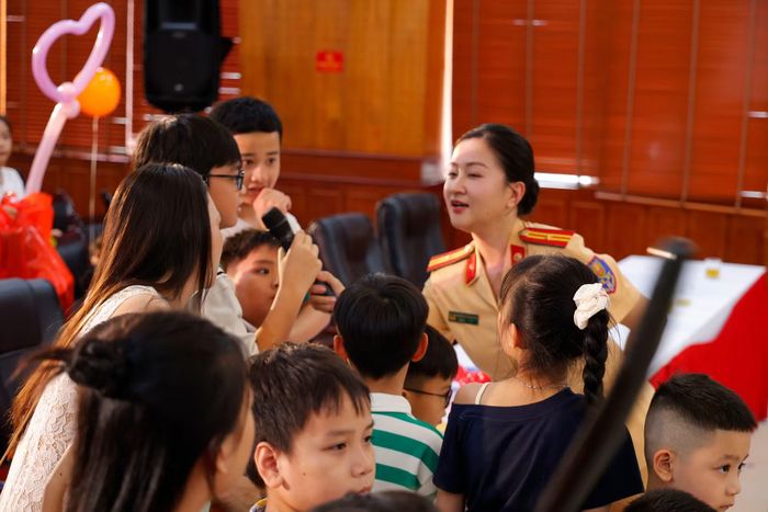 Trải nghiệm học mà chơi giúp các em sớm hình thành ý thức chấp hành Luật Giao thông đường bộ