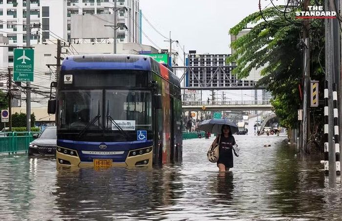 Nhà chức trách khuyến cáo người dân không hoảng loạn tích trữ nhu yếu phẩm