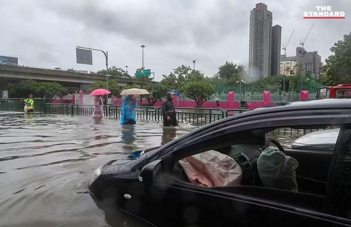 Ngập lụt ở quận Ratchathewi, Bangkok