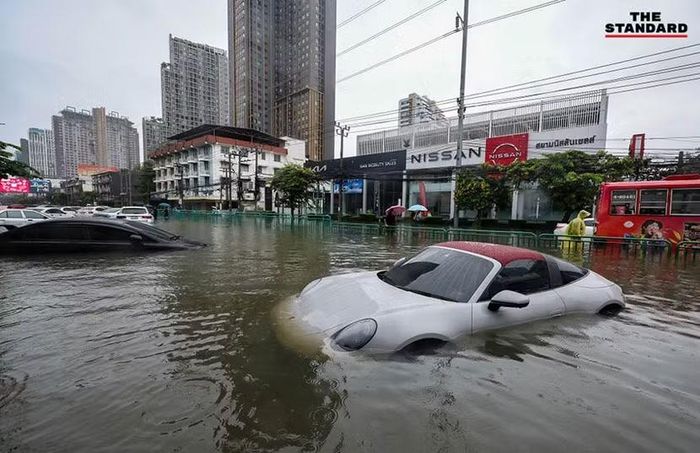 Đường phố Thủ đô Bangkok ngập sáng 26-9-2026