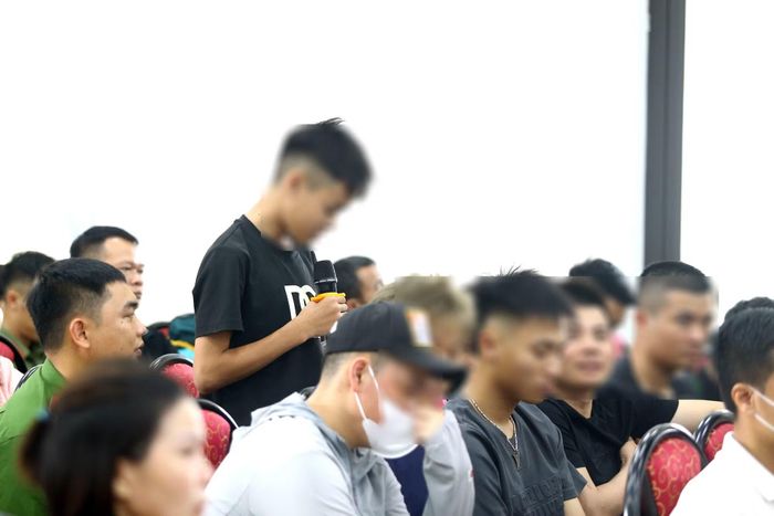 Thanh thiếu niên dũng cảm cất lời hối hận về lỗi lầm quá khứ và thể hiện quyết tâm vươn lên trở thành người có ích cho xã hội