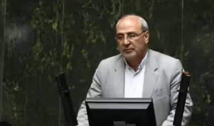 Nghị sĩ Hossein Ali Haji-Deligani, Phó Chủ tịch Ủy ban Điều 90 của Quốc hội Iran, ngày 23/9 tuyên bố sẽ sử dụng các công cụ giám sát để xử lý ông Araghchi.