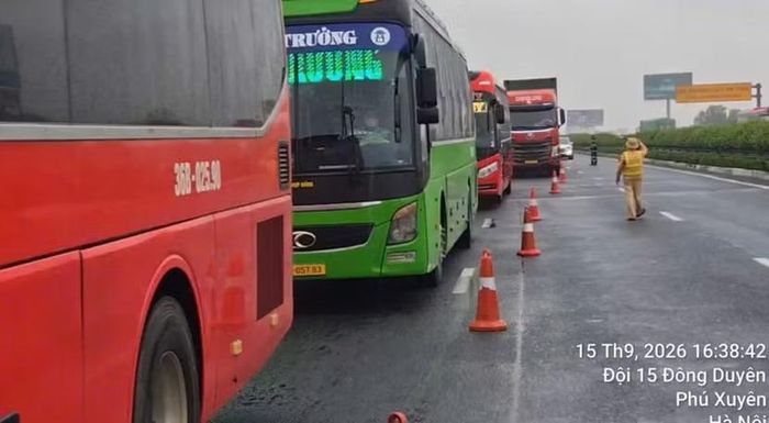 Vụ tai nạn gây ún tắc kéo dài
