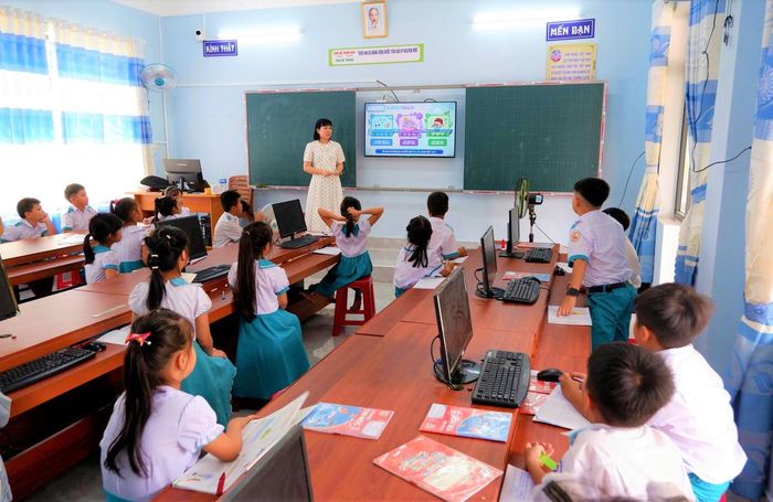 Trường Tiểu học Mính Viêng đầu tư cơ sở hạ tầng, thiết bị phục vụ tốt công tác giảng dạy. Ảnh: NT.