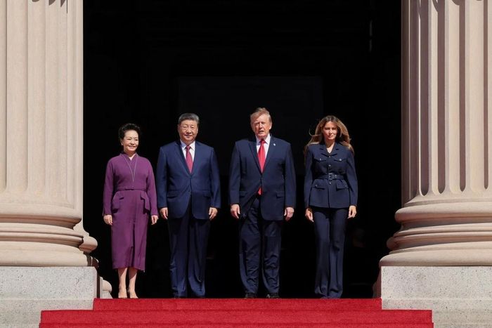 Tổng thống Mỹ Donald Trump, Đệ nhất phu nhân Melania Trump, Chủ tịch Trung Quốc Tập Cận Bình và phu nhân Bành Lệ Viên đến thăm Bảo tàng Lưu trữ Quốc gia Mỹ. Ảnh: Reuters.