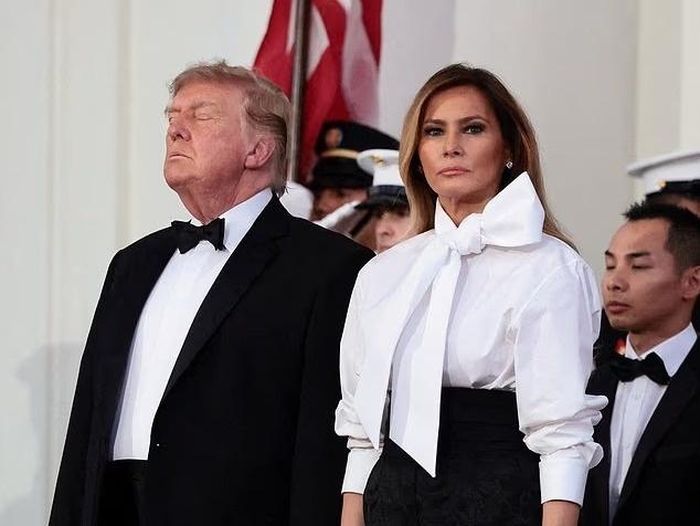 Bà Melania Trump thể hiện gu thời trang tinh tế của mình khi cùng chồng, Tổng thống Donald Trump, tham dự bữa tiệc chiêu đãi cấp nhà nước dành cho ông Tập Cận Bình. Ảnh: Reuters.