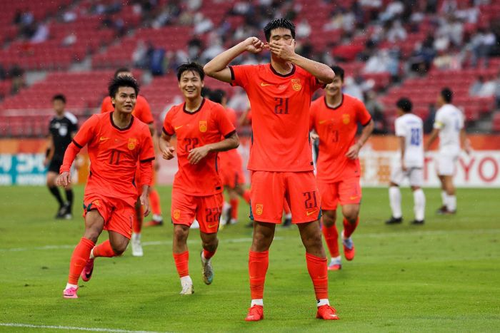  U23 Trung Quốc cho thấy đẳng cấp trước Thái Lan. 