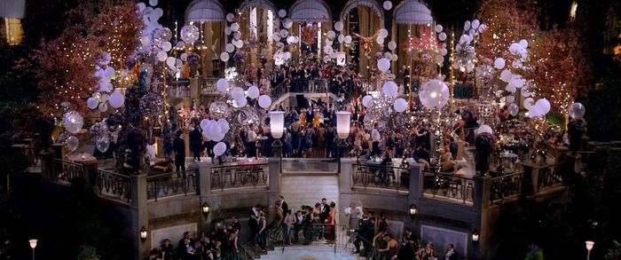 Một bữa tiệc xa hoa trong phim Đại gia Gatsby - phim lấy bối cảnh những năm 1920 ở Mỹ. 