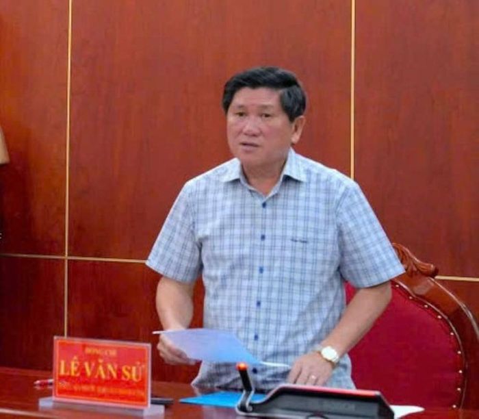 Phó Chủ tịch UBND tỉnh Cà Mau Lê Văn Sử phát biểu tại hội nghị