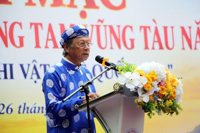 Ông Lê Quang Dương, Phó trưởng Ban Quản lý Khu di tích lịch sử Đình Thắng Tam phát biểu, nhấn mạnh giá trị của Lễ hội Nghinh Ông Thắng Tam Vũng Tàu