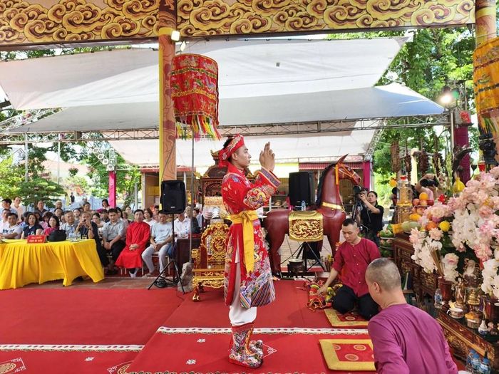 Liên hoan Thực hành nghi lễ Hầu Thánh có sự góp mặt của nhiều nghệ nhân đến từ nhiều địa phương