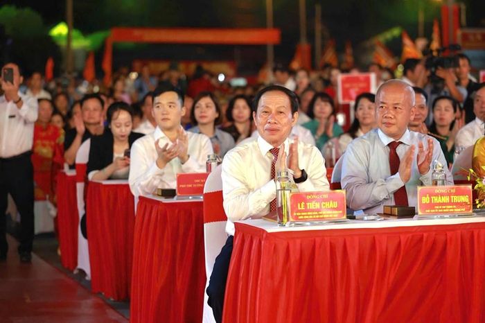 Phó Thủ tướng Chính phủ Lê Tiến Châu tham dự chương trình