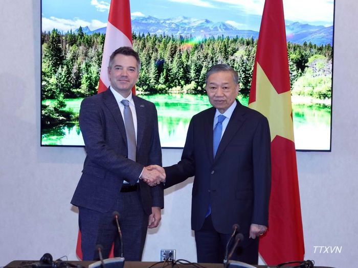Tổng Bí thư, Chủ tịch nước Tô Lâm tiếp ông Alexandre Prevost, Chủ tịch Phụ trách Hàng không dân dụng của Tập đoàn CAE. (Ảnh: Thống Nhất/TTXVN)