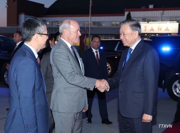 Lễ tiễn Tổng Bí thư, Chủ tịch nước Tô Lâm tại sân bay quốc tế Macdonald-Cartier, thủ đô Ottawa. (Ảnh: TTXVN)