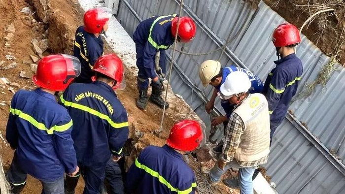 Hiện trường vụ tai nạn lao động sập tường công trình xây dựng khiến 1 người tử vong ở phường Trấn Biên, Đồng Nai ngày 14/7/2026. (Ảnh nhandan.vn)