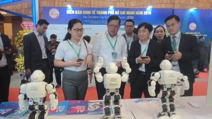 Trưng bày các sản phẩm công nghệ cao tại Diễn đàn kinh tế Thành phố Hồ Chí Minh. (Ảnh: CTV)