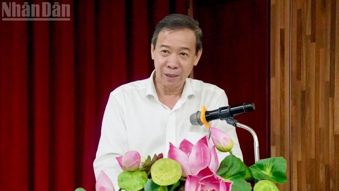 Tiến sĩ, bác sĩ Nguyễn Văn Vĩnh Châu, Phó Giám đốc Sở Y tế Thành phố Hồ Chí Minh phát biểu chỉ đạo.