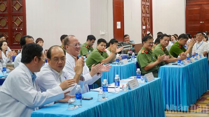 Đại biểu dự ra mắt mô hình "Bệnh viện không ma túy".
