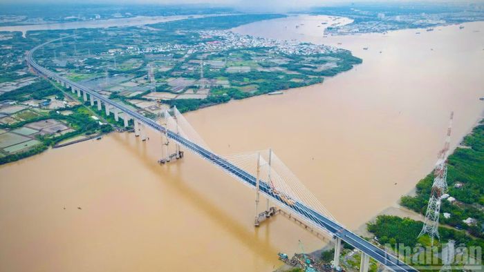 Cầu Phước Khánh là một trong những hạng mục quan trọng nhất của dự án đường cao tốc Bến Lức-Long Thành.