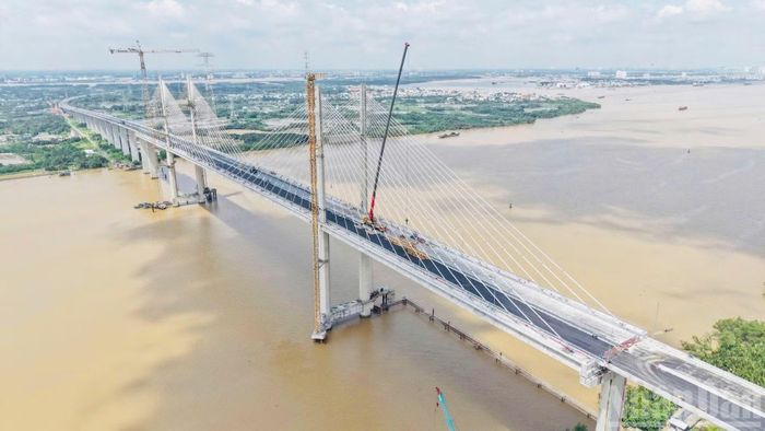 Cầu Phước Khánh hiện là cầu có độ cao thông thuyền lớn nhất cả nước, bảo đảm các phương tiện có tải trọng lớn lưu thông qua sông Lòng Tàu.