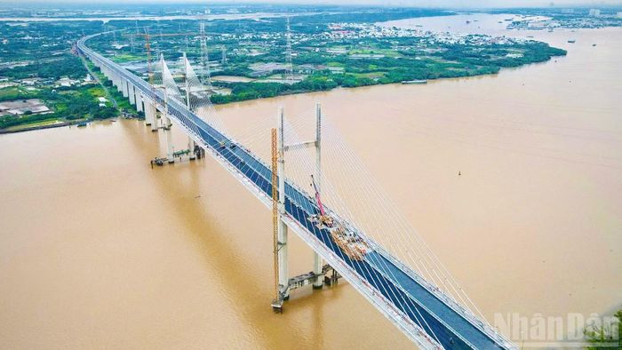 Cầu Phước Khánh thuộc gói thầu J3-1, đoạn Km29+264 - Km32+450, dự án đầu tư xây dựng đường bộ cao tốc Bến Lức-Long Thành.