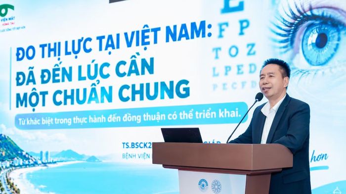 Các đại biểu báo cáo, trao đổi tại hội nghị. (Ảnh: BVCC)