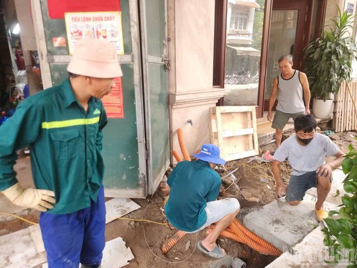 Theo ông Đỗ Phú Sơn, điều người dân mong muốn nhất hiện nay là các đơn vị thi công tổ chức thi công theo phương thức "cuốn chiếu", làm đến đâu gọn đến đó.