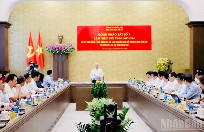Toàn cảnh buổi làm việc.