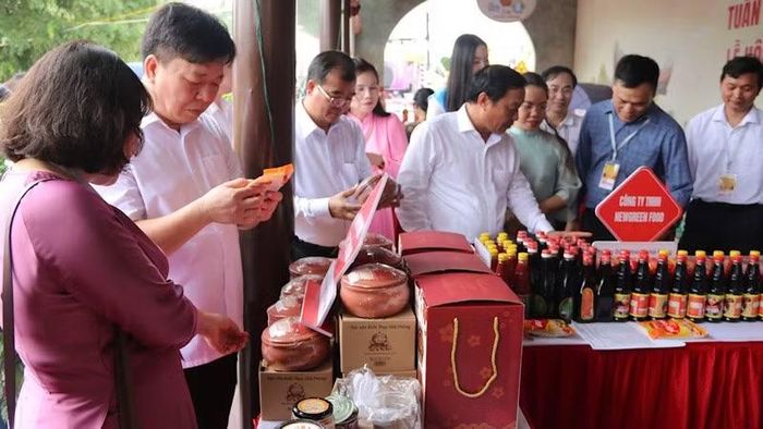 Nhiều nông sản, hàng thủ công, sản phẩm OCOP được giới thiệu tại Tuần Văn hóa, Du lịch và Xúc tiến Thương mại.