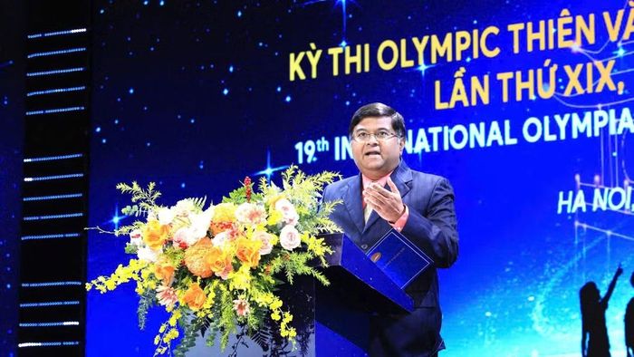 Giáo sư Aniket Sule, Chủ tịch Ủy ban Olympic Thiên văn và Vật lý thiên văn quốc tế. (Ảnh: Ban tổ chức)