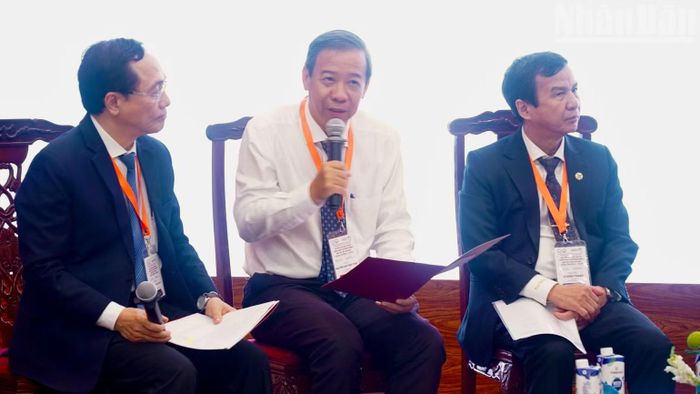 Tiến sĩ, bác sĩ Nguyễn Văn Vĩnh Châu, Phó Giám đốc Sở Y tế Thành phố Hồ Chí Minh phát biểu.